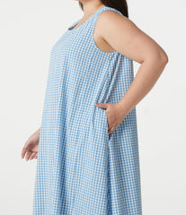 Plus Size Round Neck Sleeveless Midi Crinkle Gingham Casual Tank Dress with Pockets