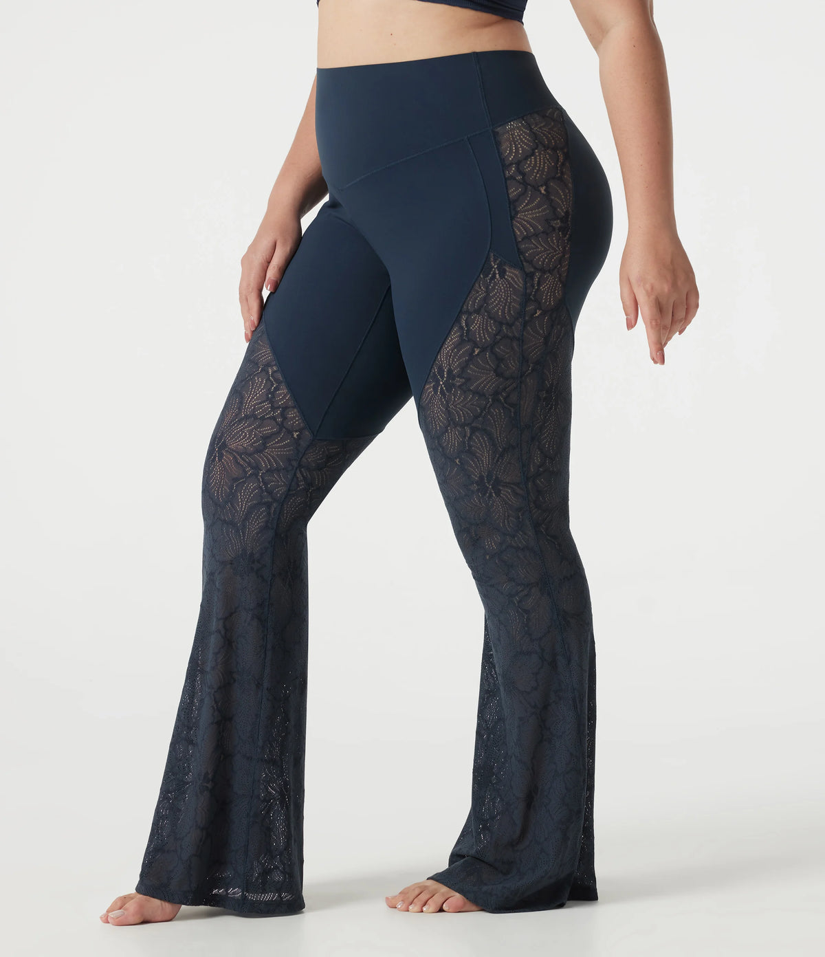 Halara UltraSculpt™ Plus Size High Waisted Tummy Control Contrast Lace Yoga Flare Leggings with Pocket